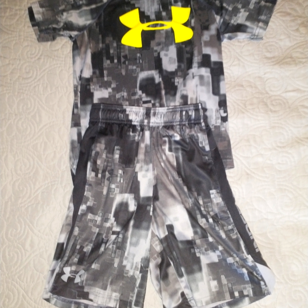 Kids extra small Under Armour set grey